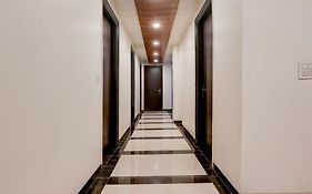 Oyo Townhouse Rohini Sector 18